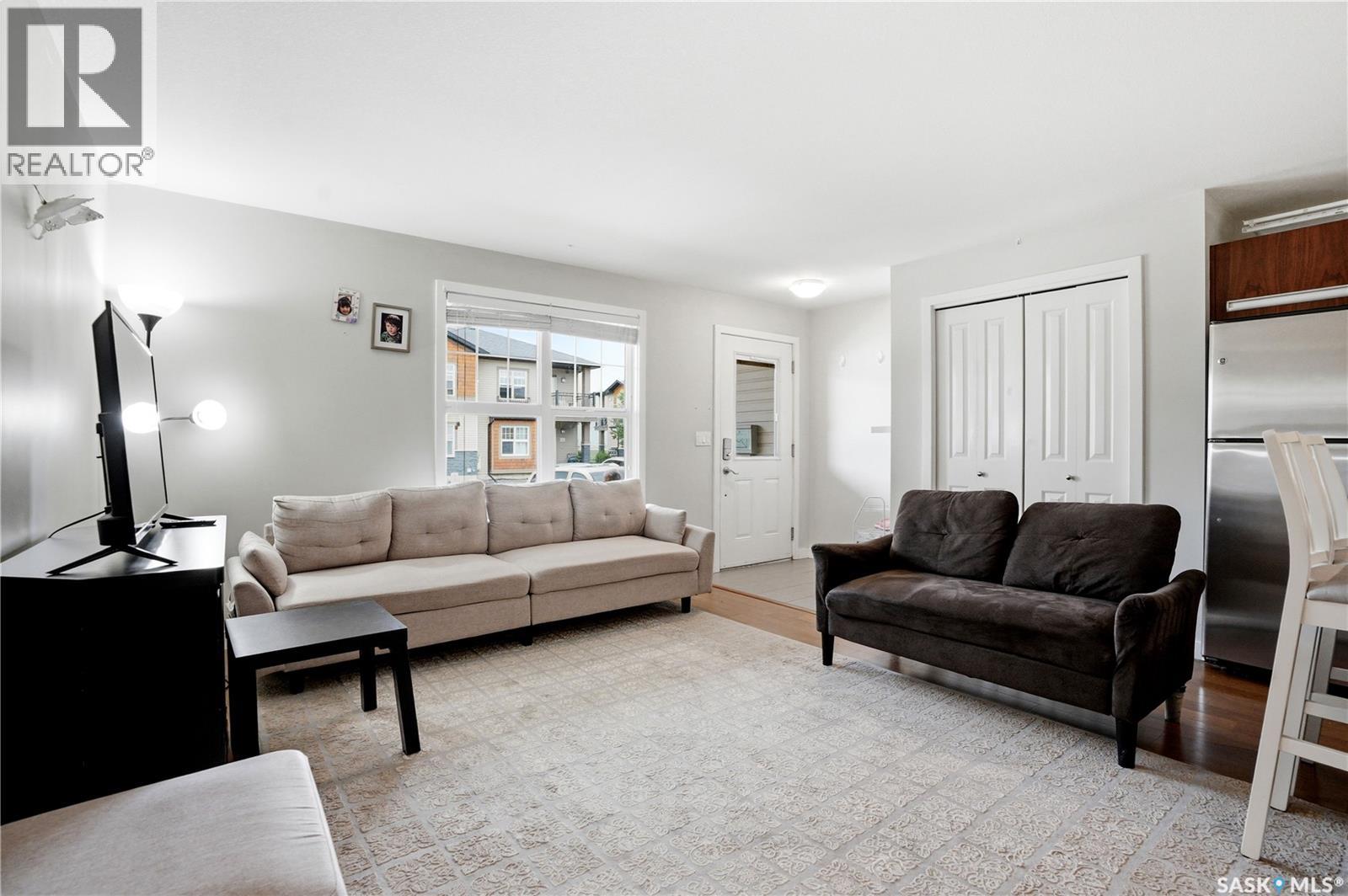 407 1015 Patrick CRESCENT - photo 4