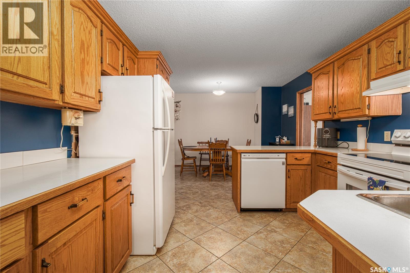 21 Thorn CRESCENT - 24