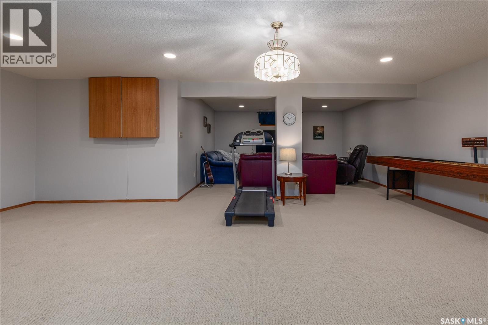 21 Thorn CRESCENT - 46