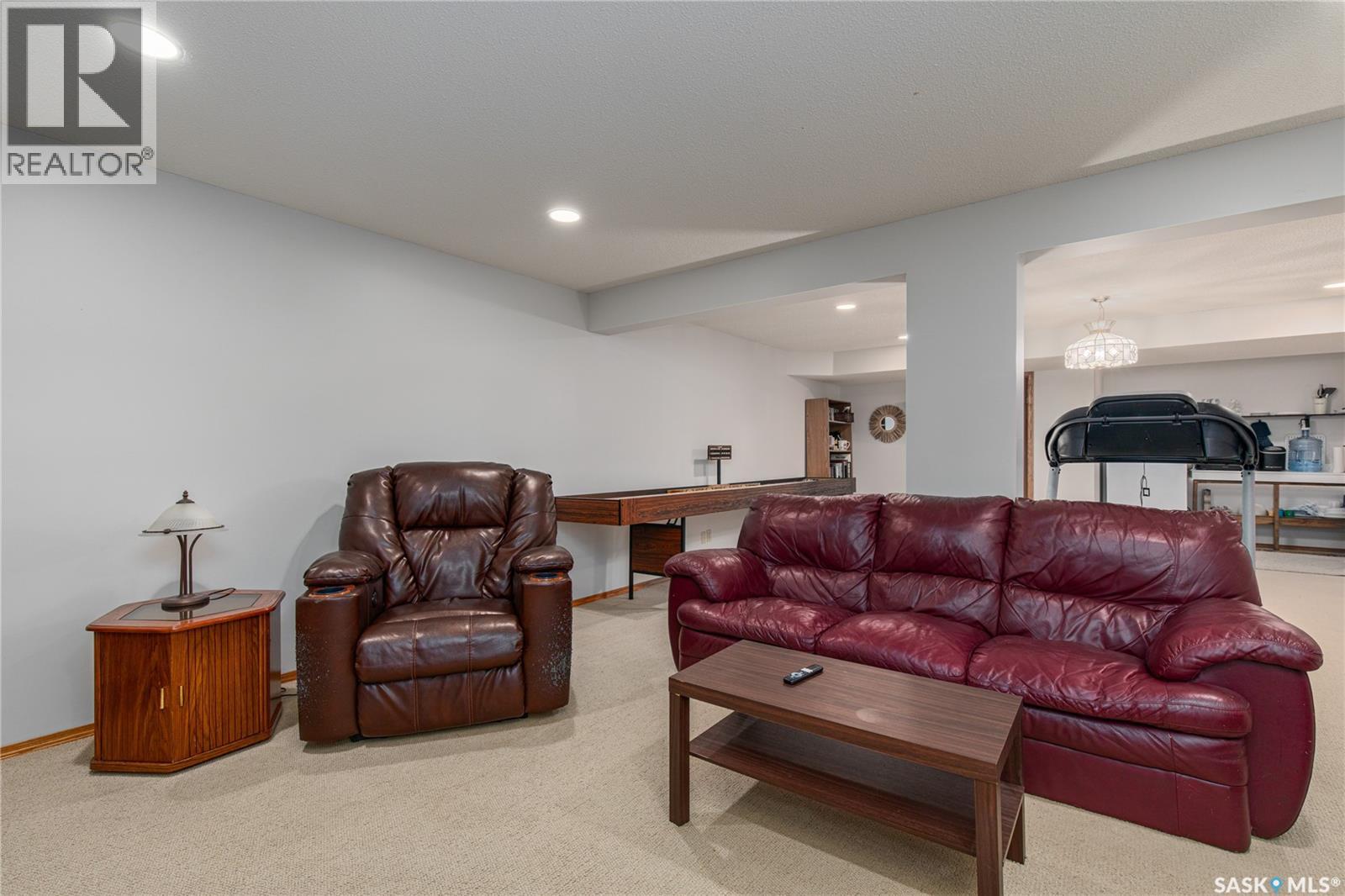 21 Thorn CRESCENT - 48