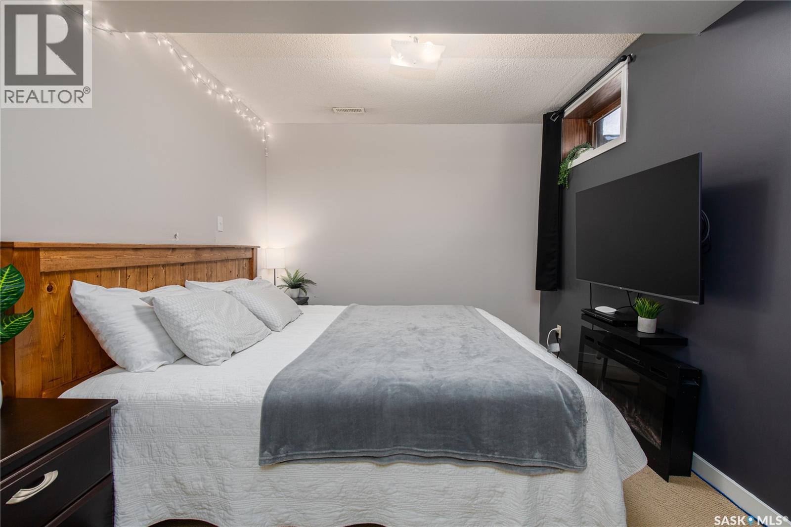 21 Thorn CRESCENT - 58