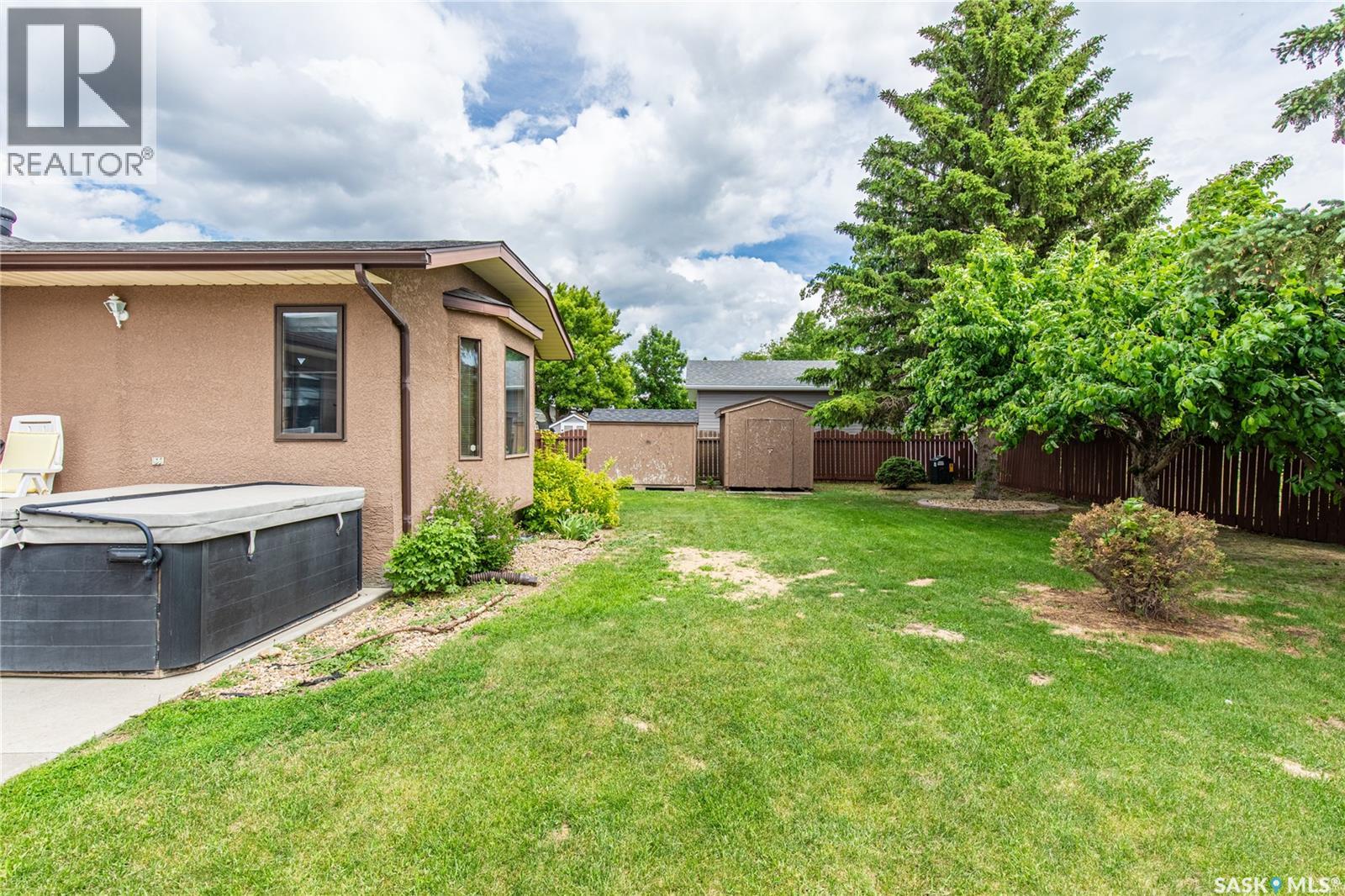 21 Thorn CRESCENT - 69