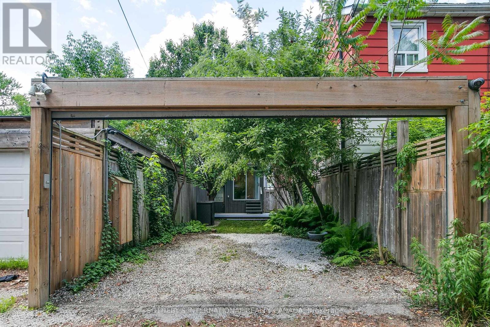 221 BOOTH AVENUE - 40