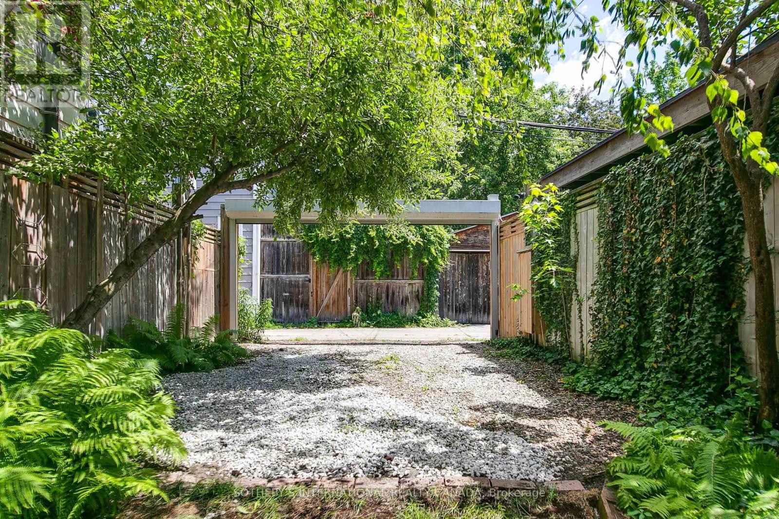 221 BOOTH AVENUE - 39