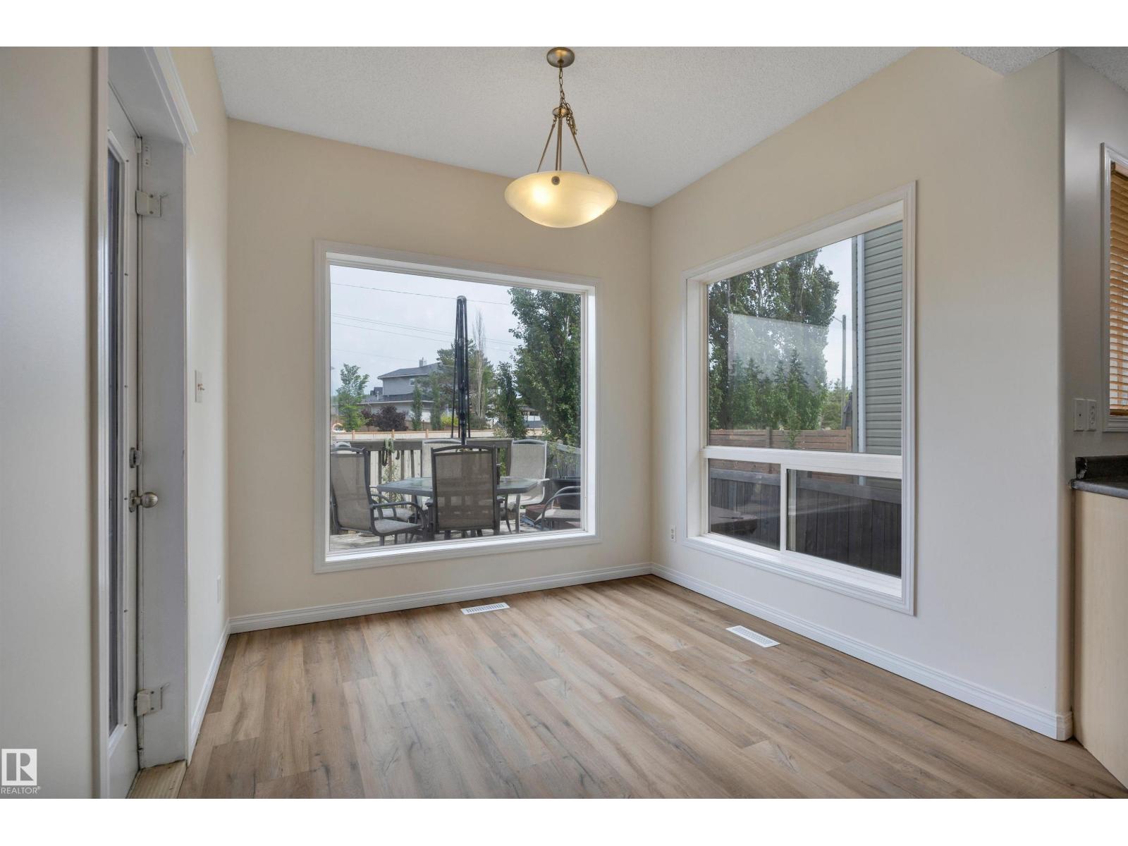 43 SUTHERLAND ST — photo 17
