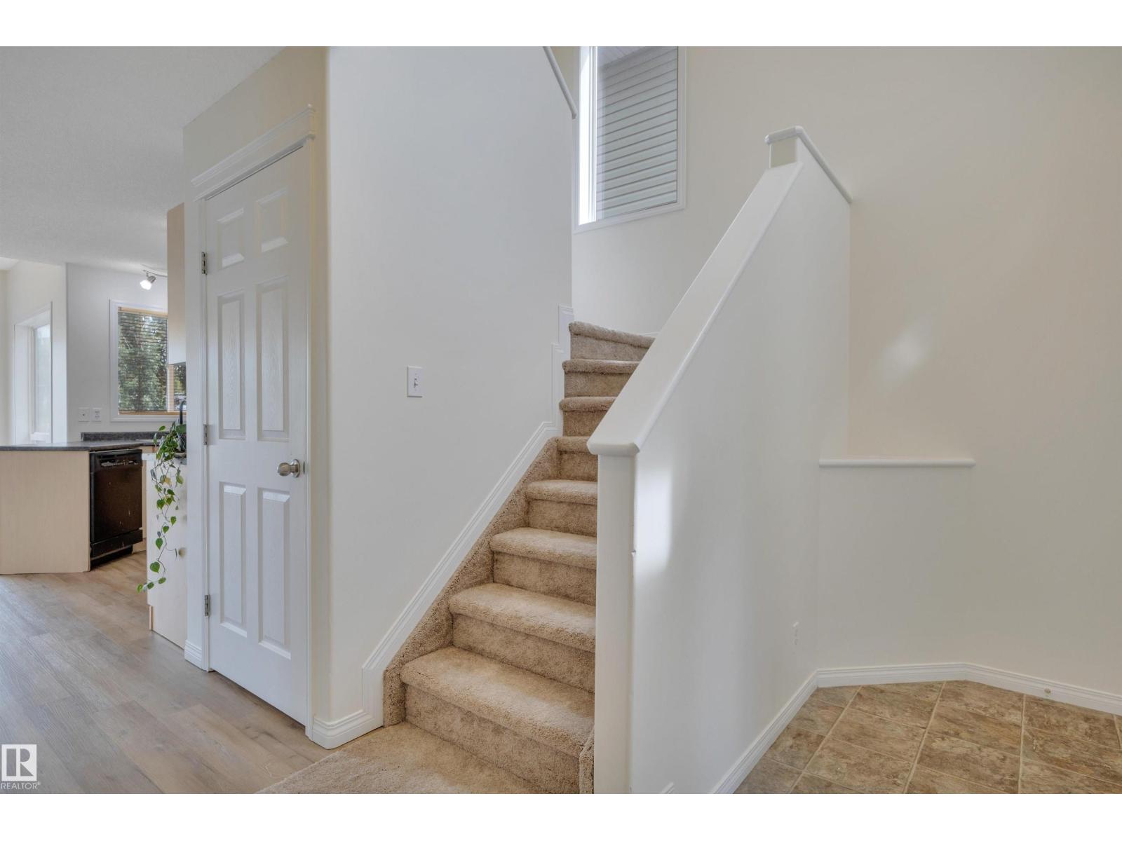43 SUTHERLAND ST — photo 21