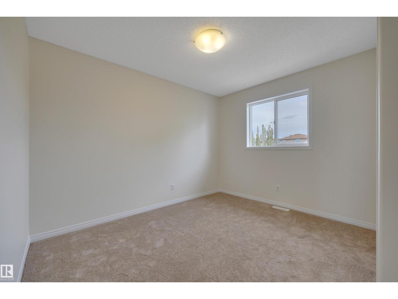 43 SUTHERLAND ST — photo 32