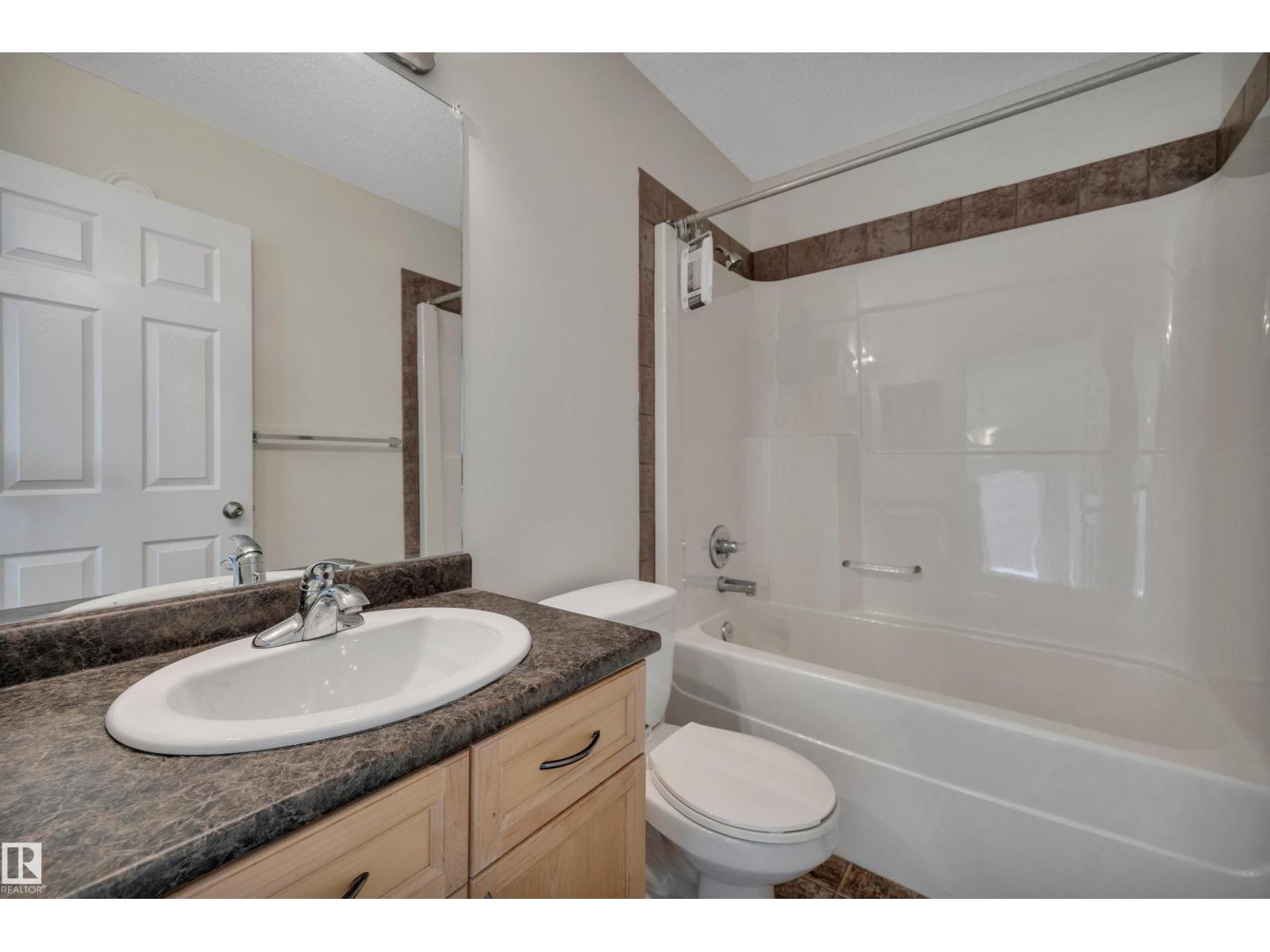 43 SUTHERLAND ST — photo 34