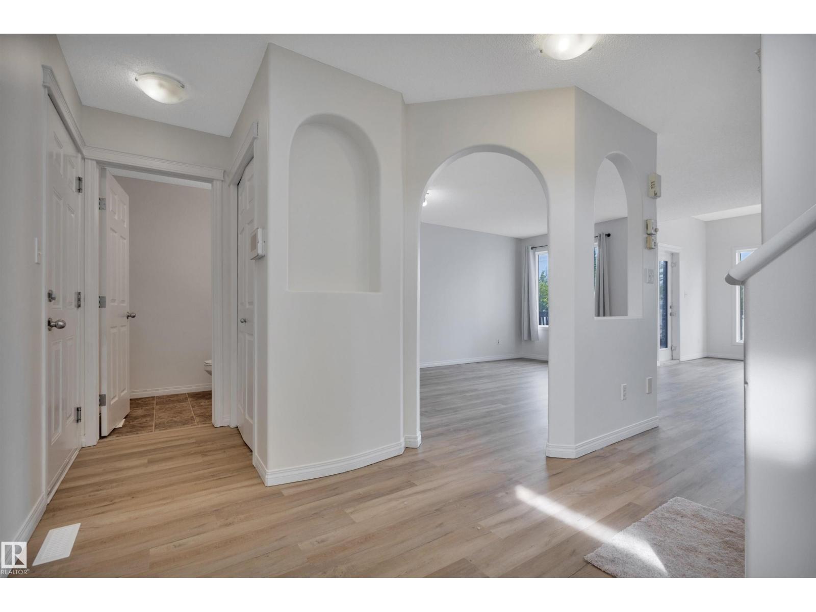 43 SUTHERLAND ST — photo 6