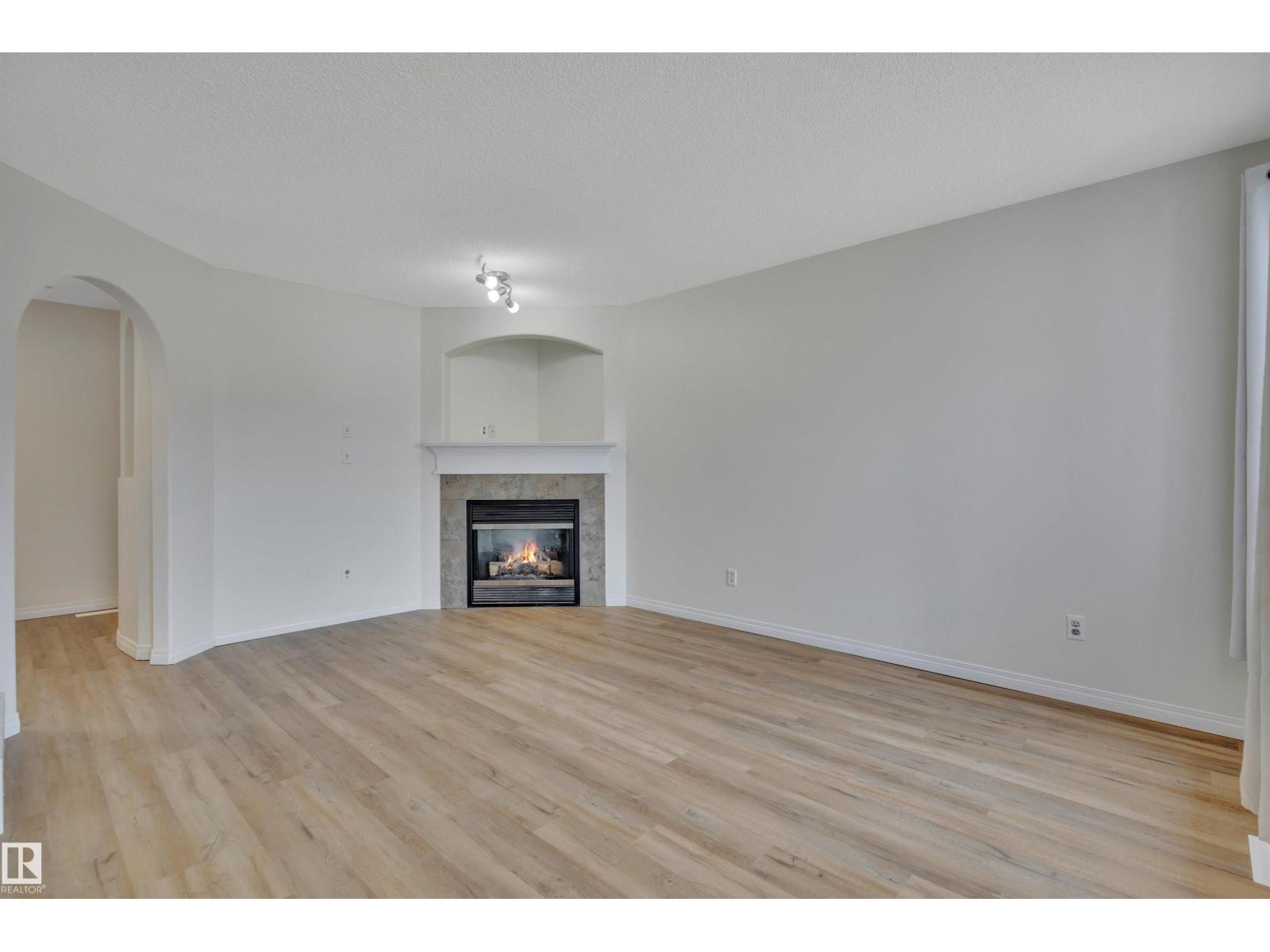 43 SUTHERLAND ST — photo 9
