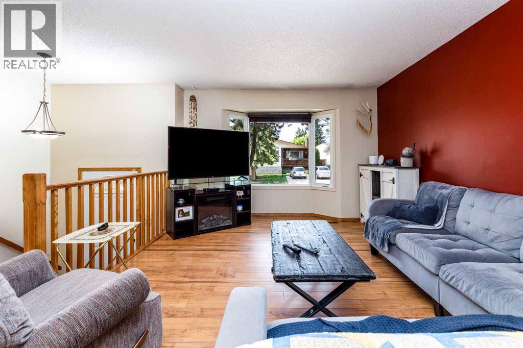 63 Mclevin Crescent - 6