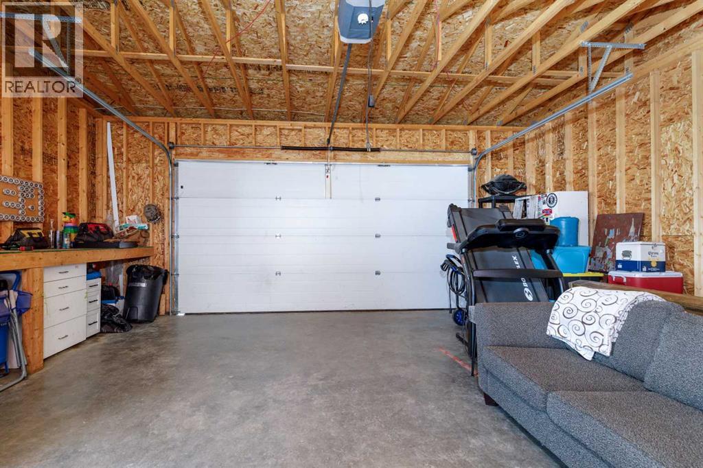 63 Mclevin Crescent - 33