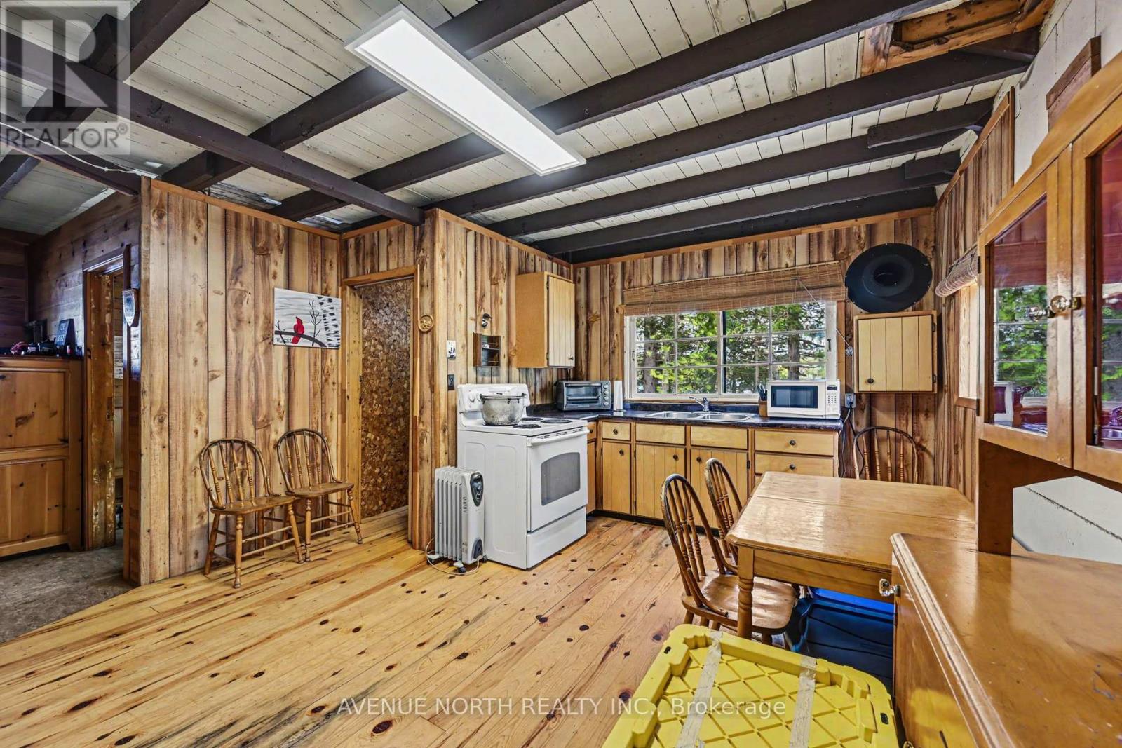 366 HOLLY LANE - 10