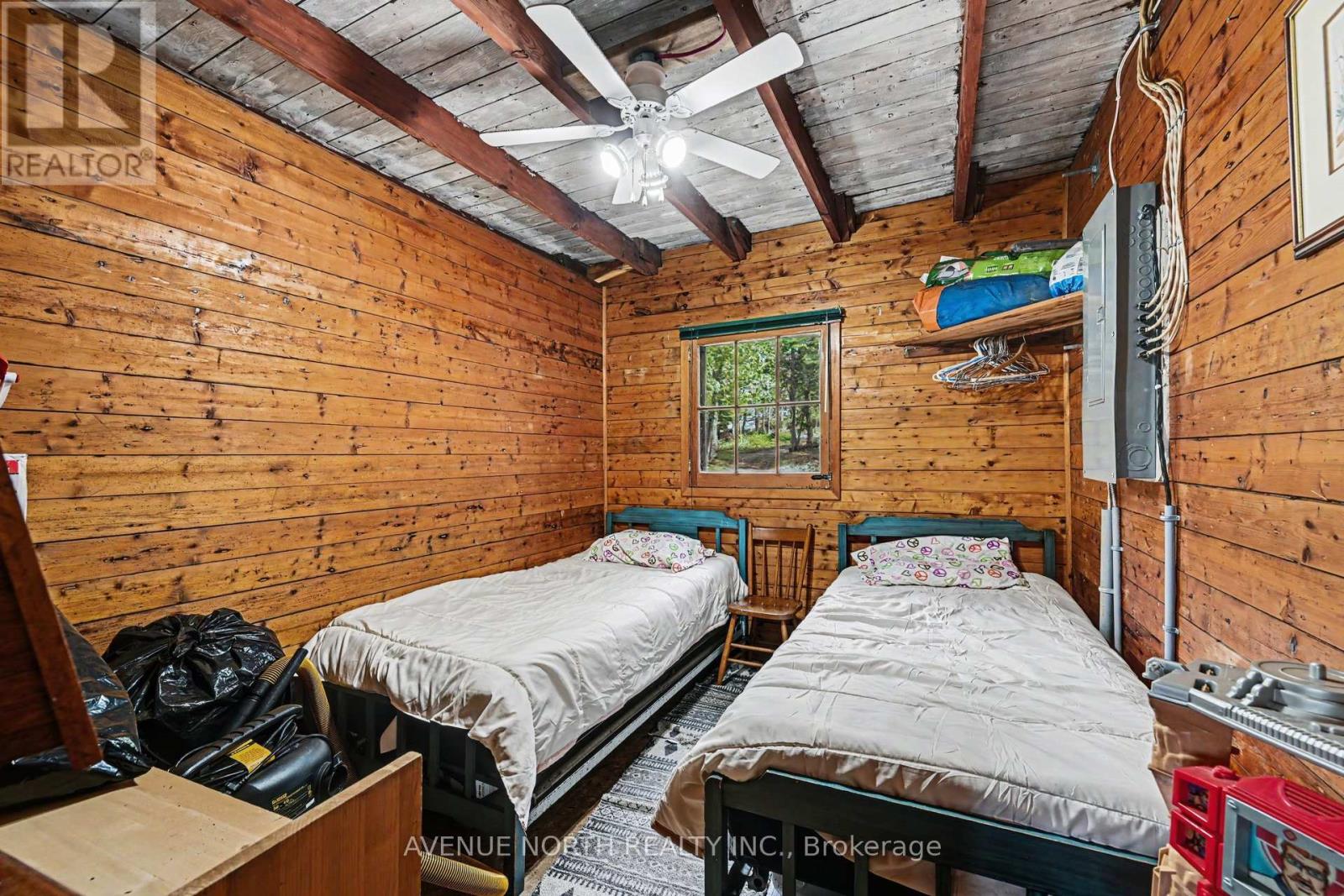 366 HOLLY LANE - 17