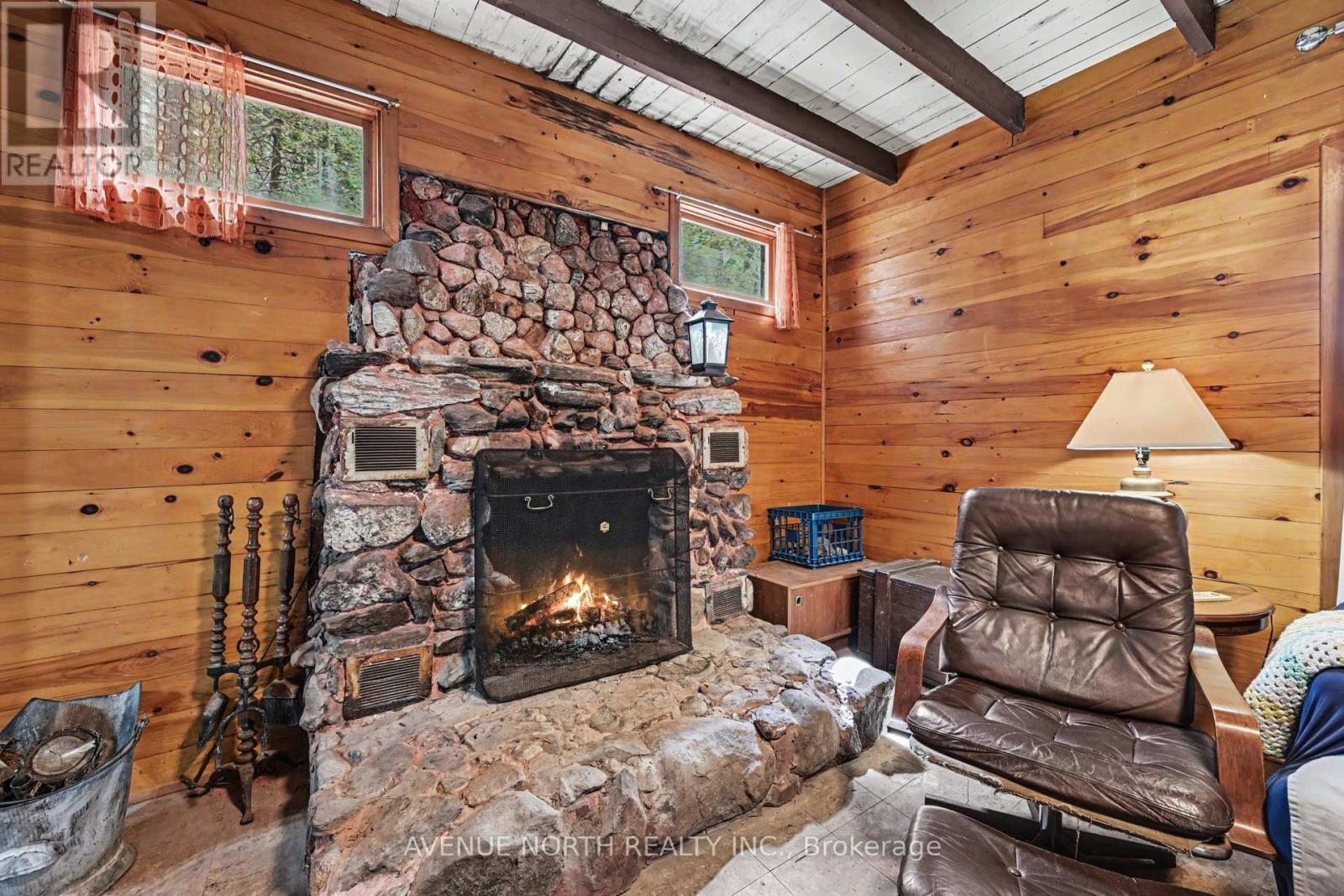 366 HOLLY LANE - 5