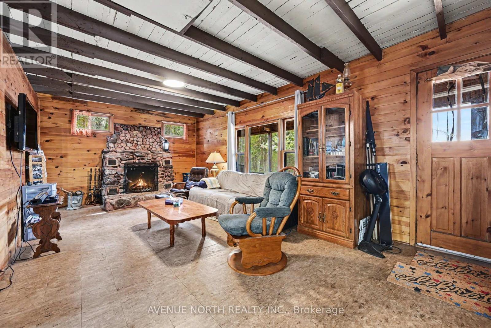 366 HOLLY LANE - 6