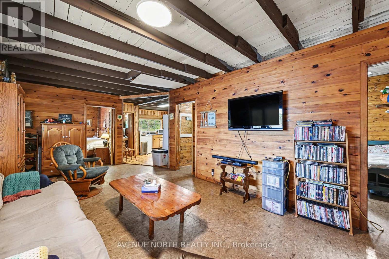 366 HOLLY LANE - 7