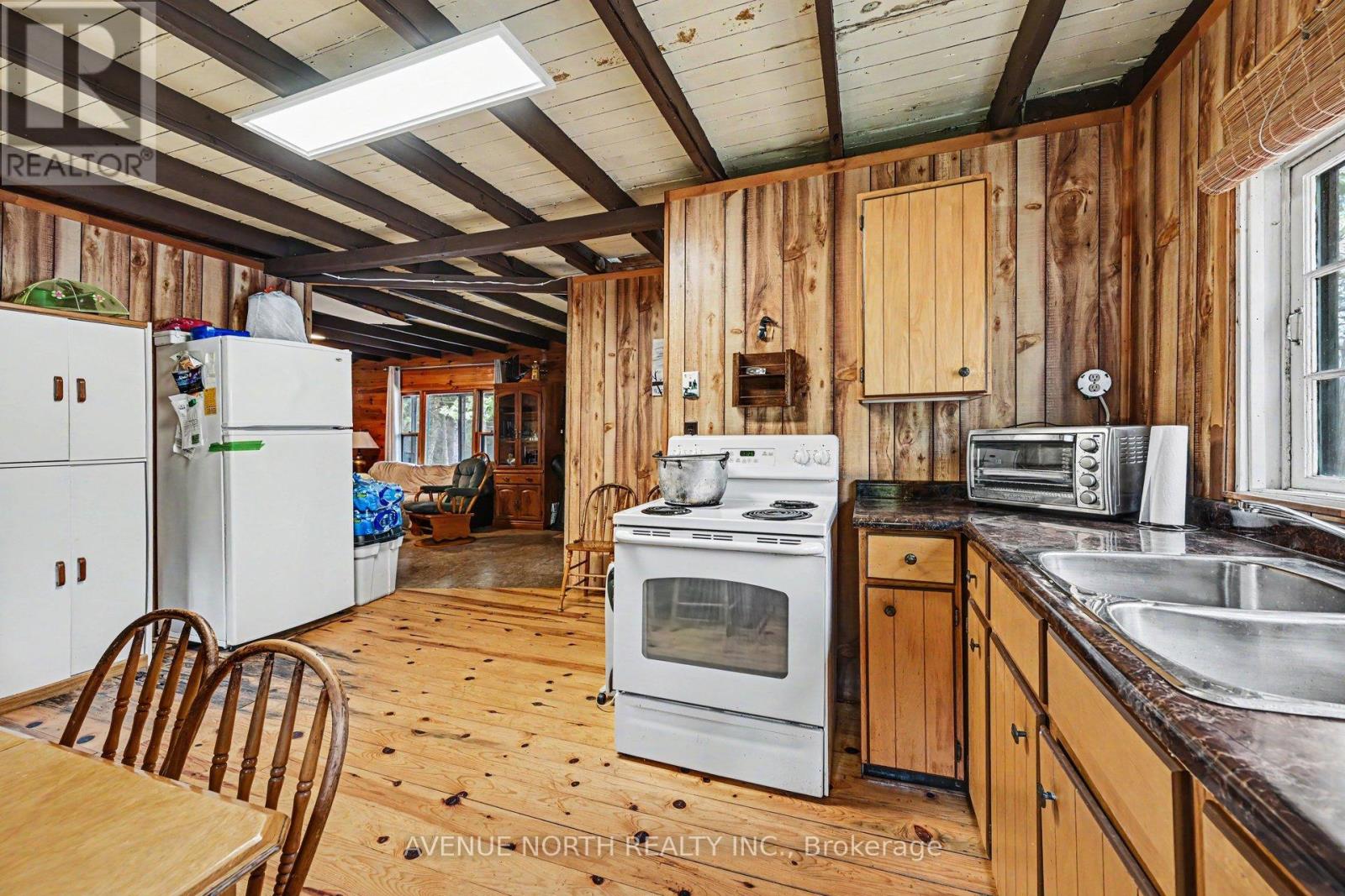 366 HOLLY LANE - 8