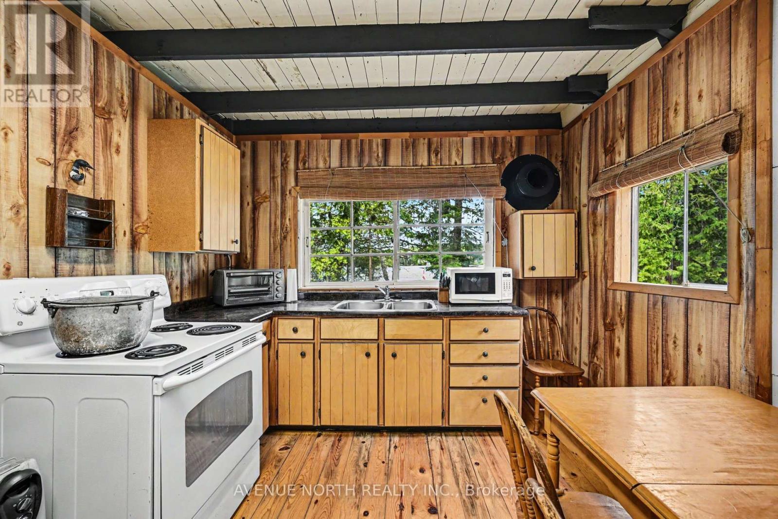366 HOLLY LANE - 9