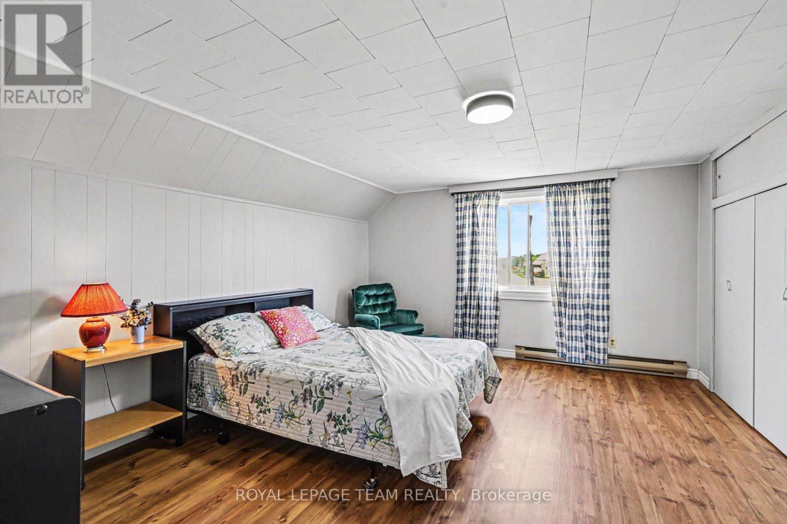 Studio for Rent in Ottawa – 2 MOHNS AVENUE, Ottawa – By Peter Sagos - Image 10