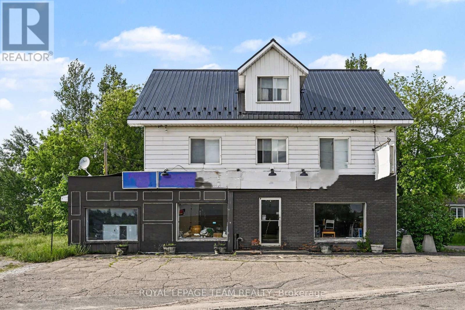 Studio for Rent in Ottawa – 2 MOHNS AVENUE, Ottawa – By Peter Sagos - Image 3