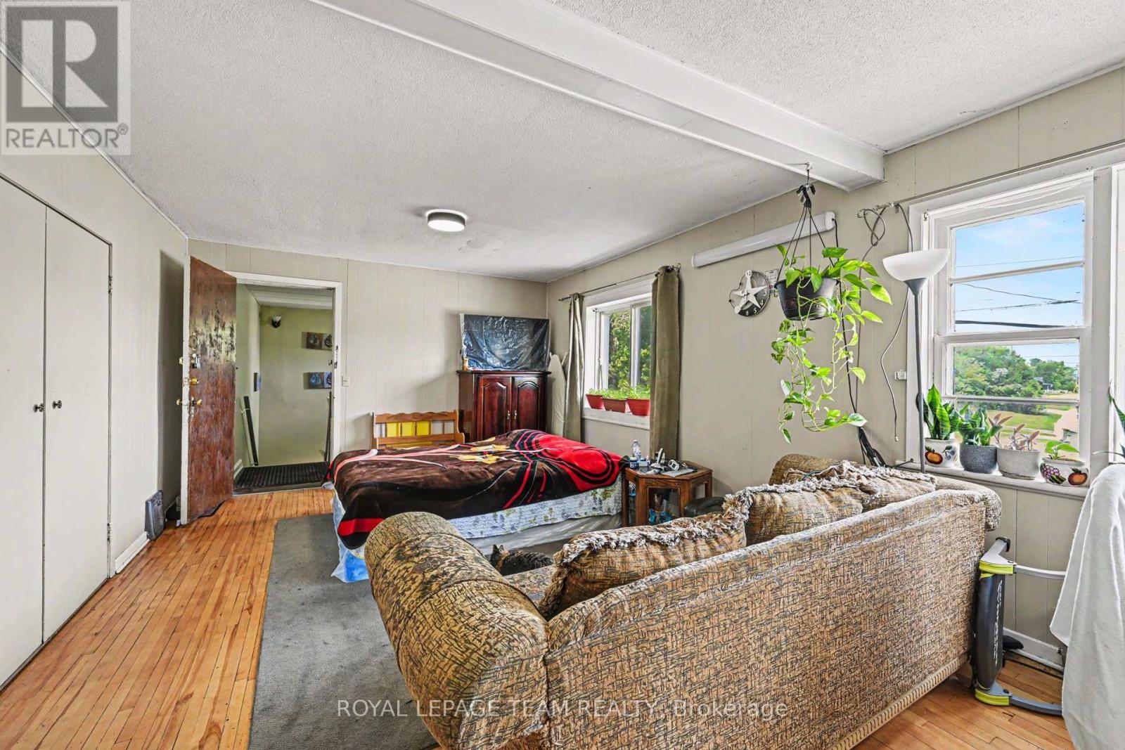 Studio for Rent in Ottawa – 2 MOHNS AVENUE, Ottawa – By Peter Sagos - Image 4