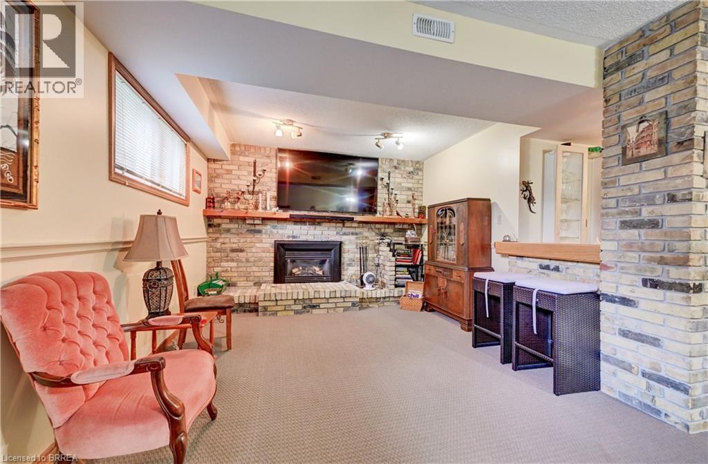 180 BALMORAL Drive - 26