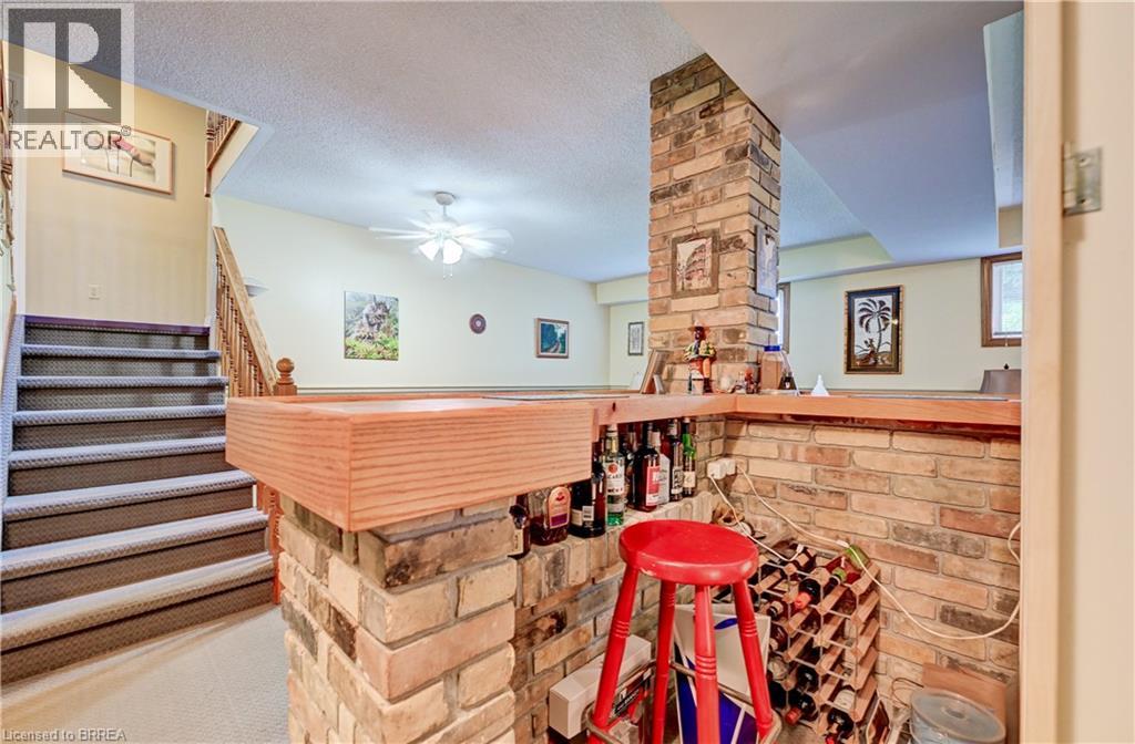 180 BALMORAL Drive - 28