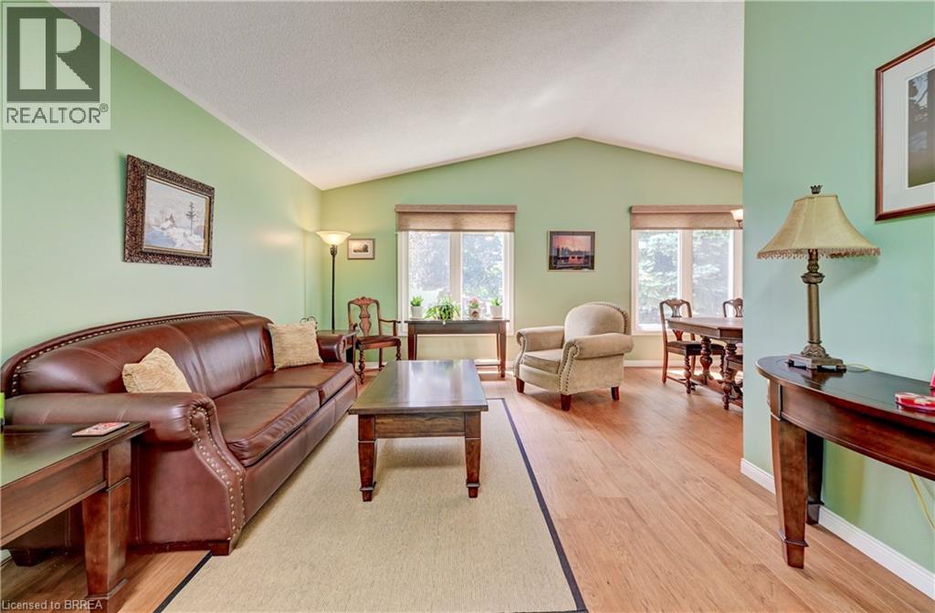 180 BALMORAL Drive - 6