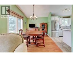 Kitchen - 180 Balmoral Drive, Brantford, ON N3R7N5 Photo 10