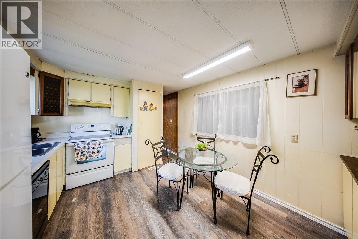 30 Davis Avenue - 11