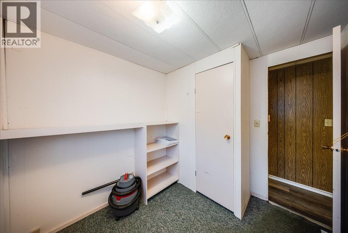 30 Davis Avenue - 16