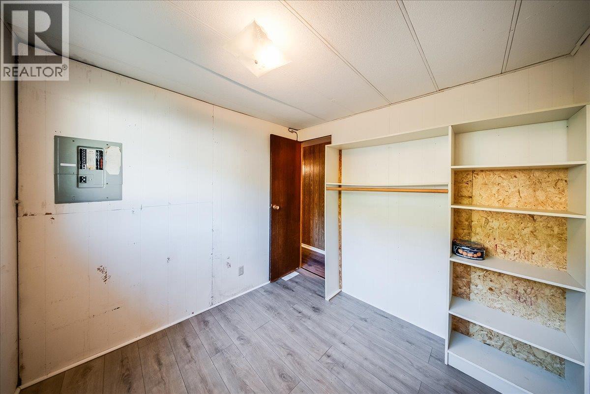 30 Davis Avenue - 18