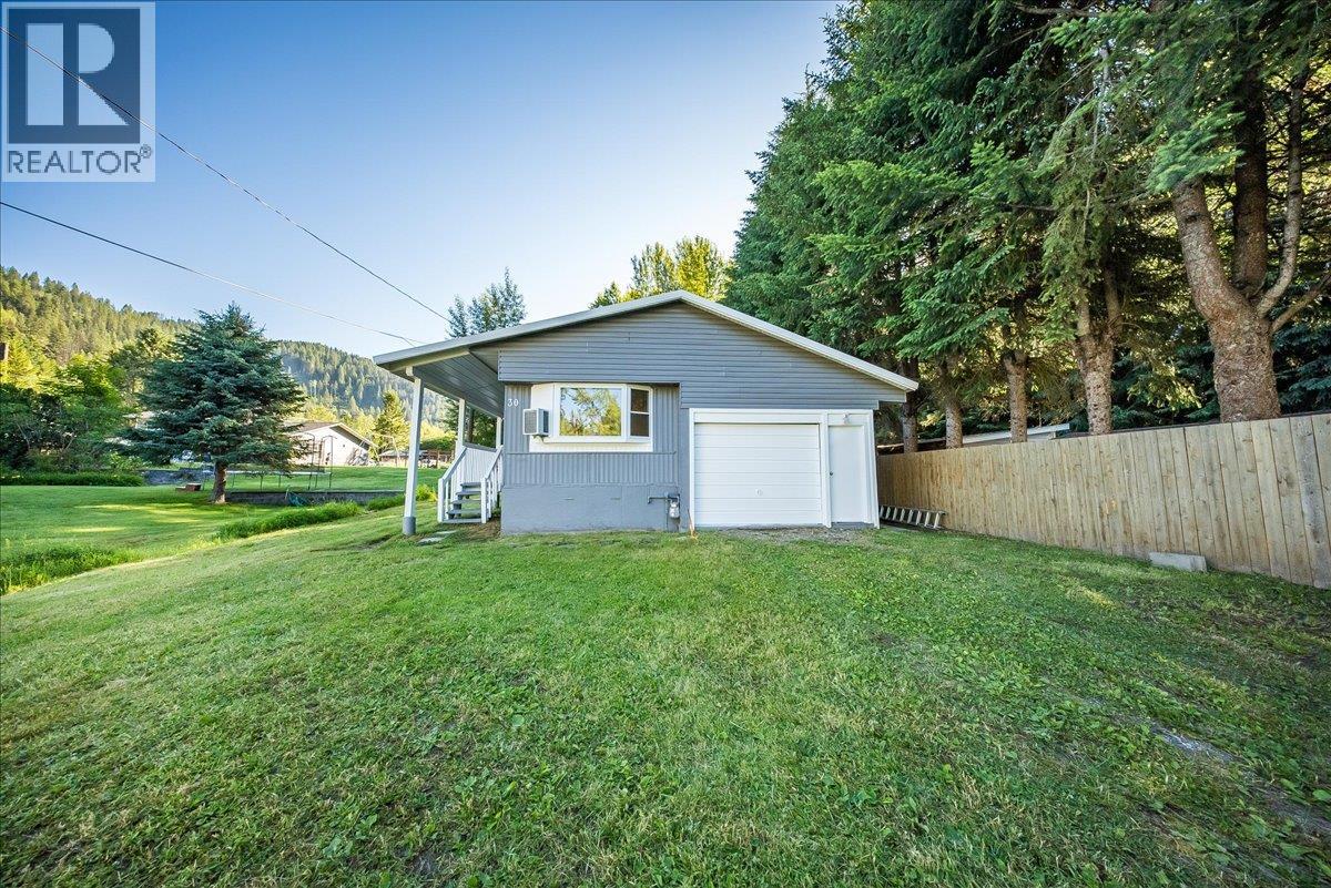 30 Davis Avenue - 2