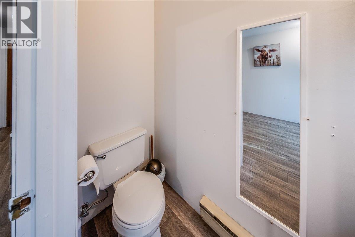 30 Davis Avenue - 27