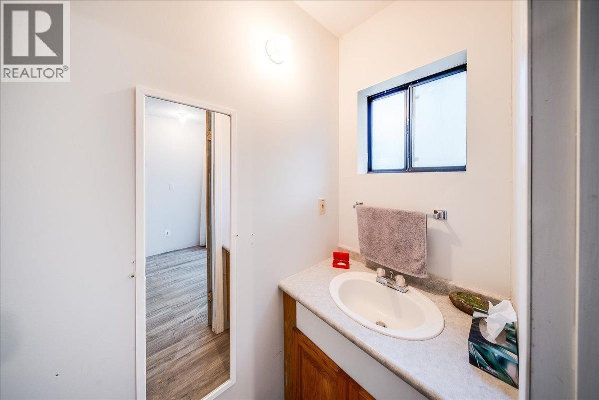 30 Davis Avenue - 28