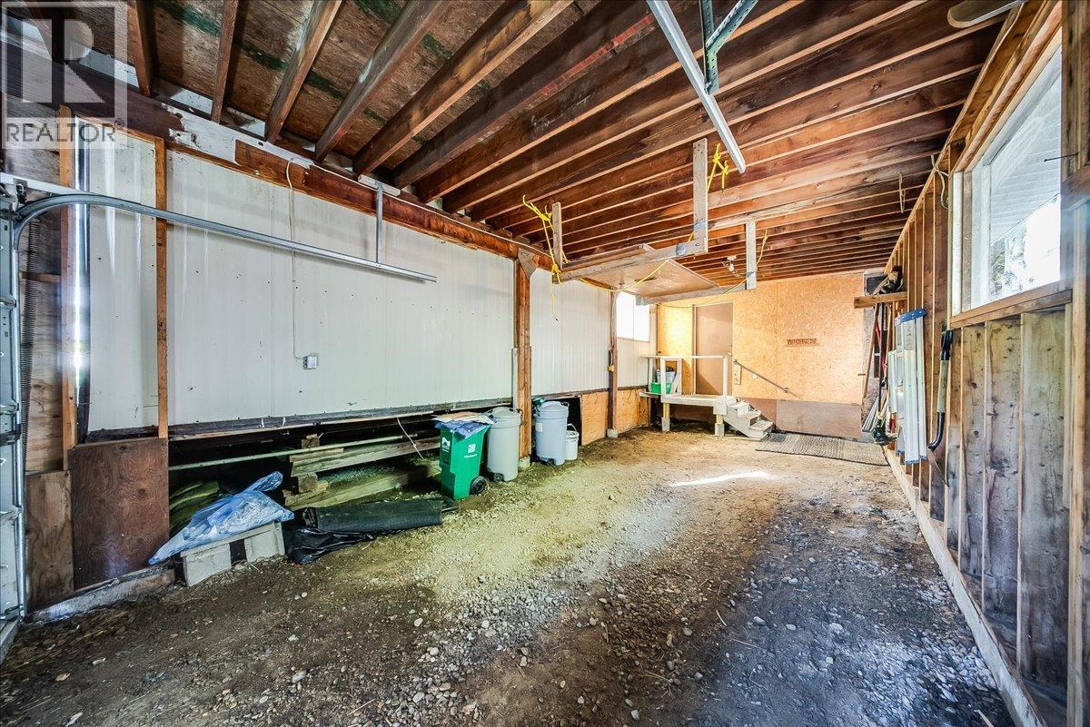 30 Davis Avenue - 33