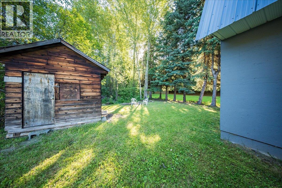 30 Davis Avenue - 35