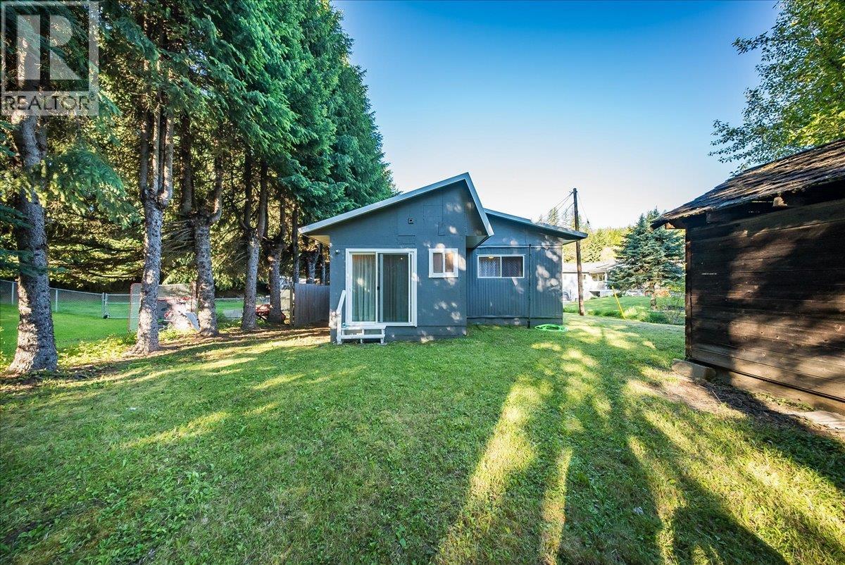 30 Davis Avenue - 37