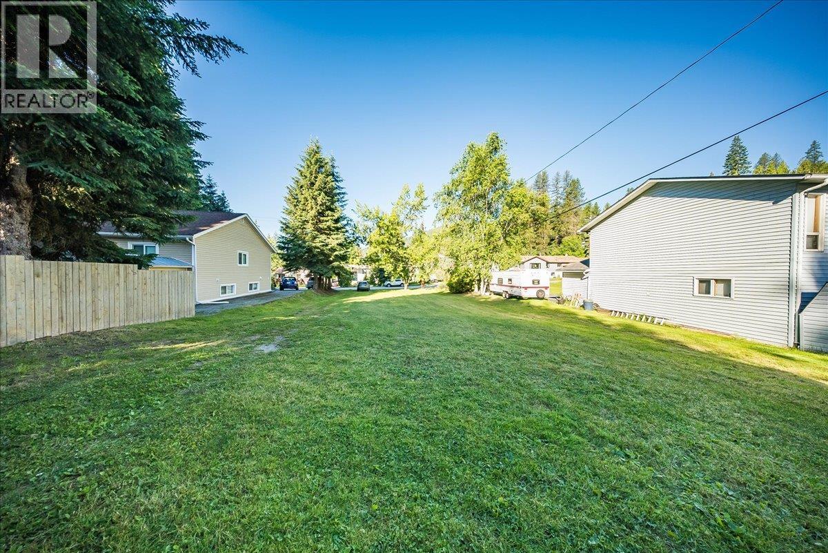 30 Davis Avenue - 39
