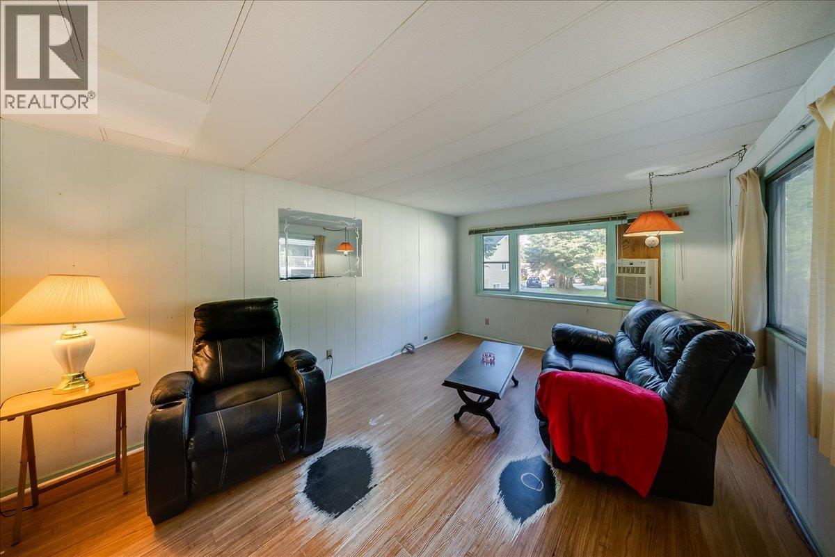 30 Davis Avenue - 6