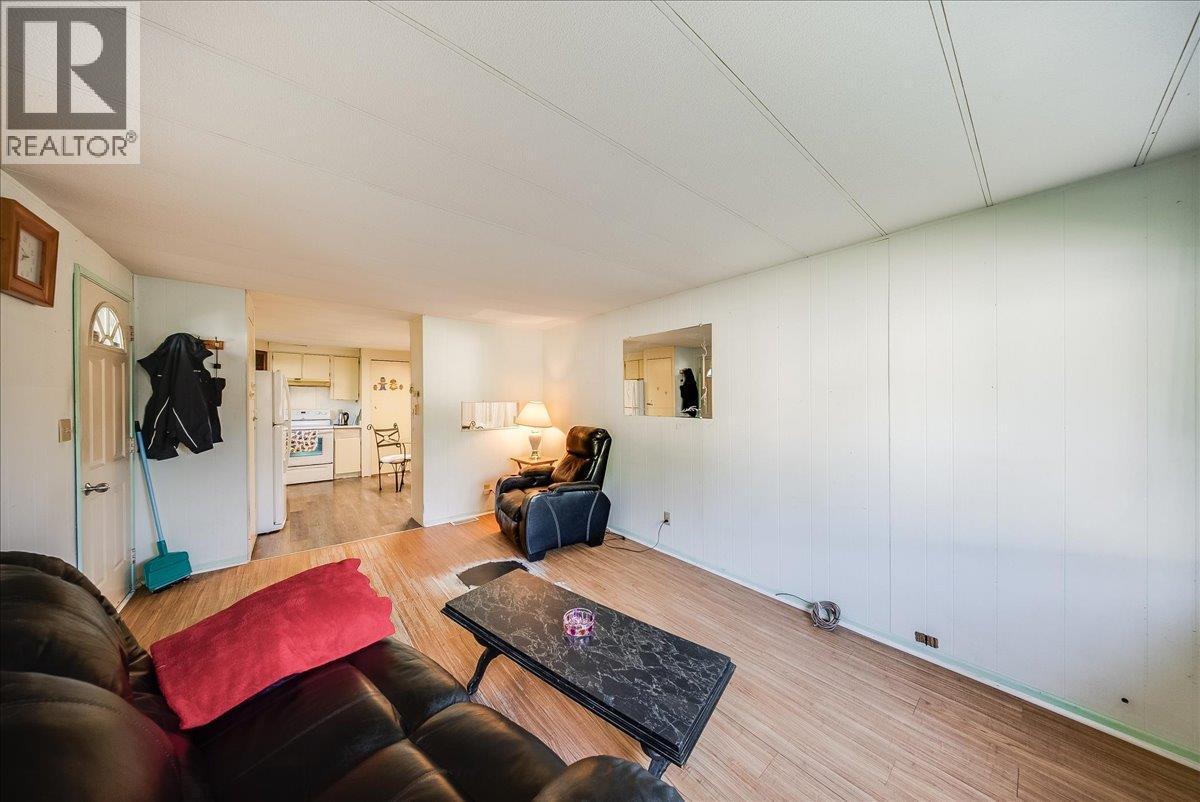 30 Davis Avenue - 9