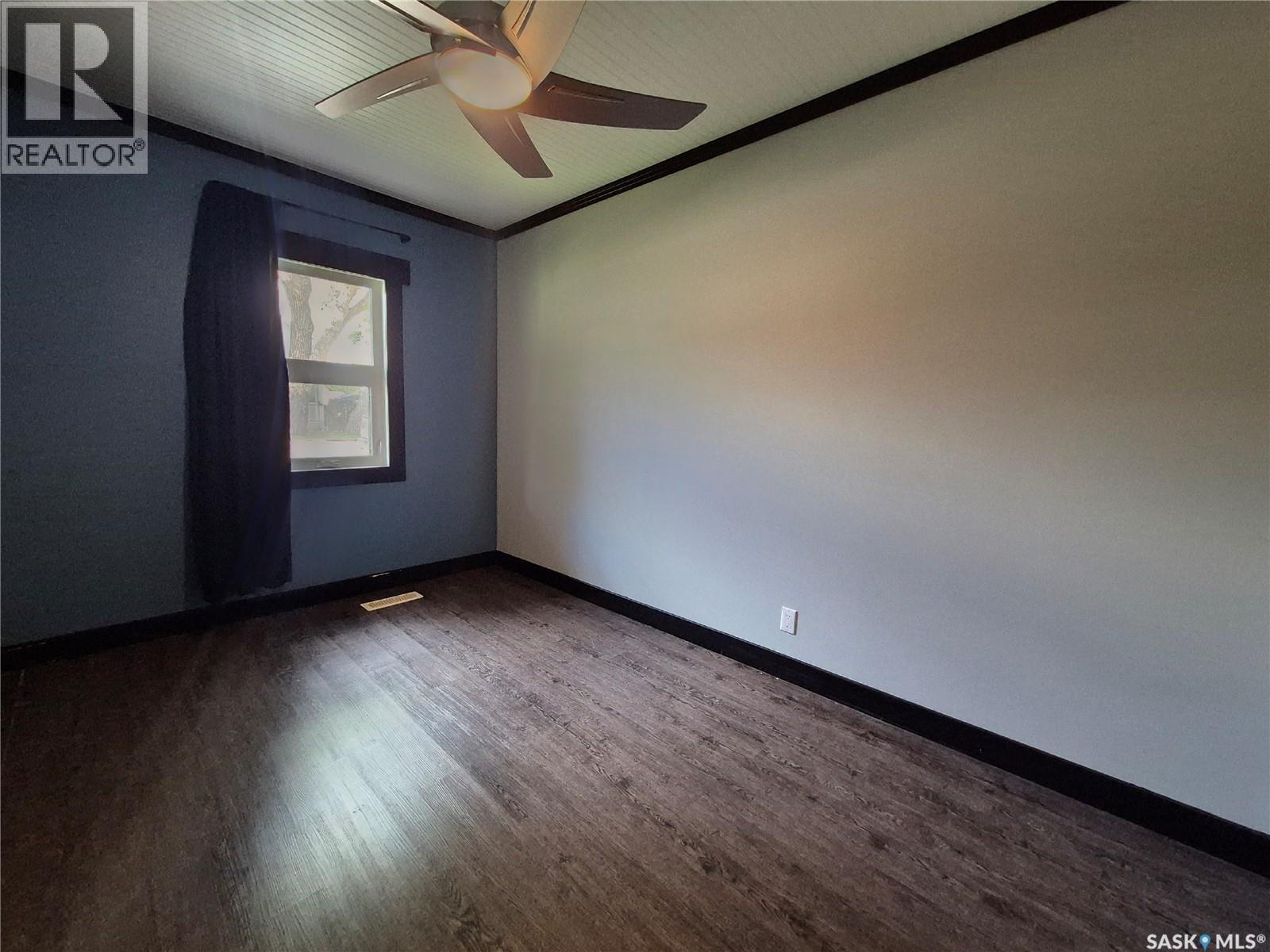 826 Chaplin STREET E - 17