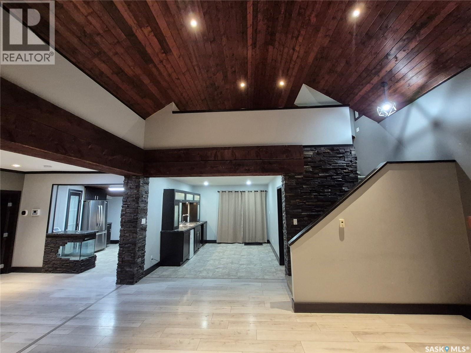 826 Chaplin STREET E - 10