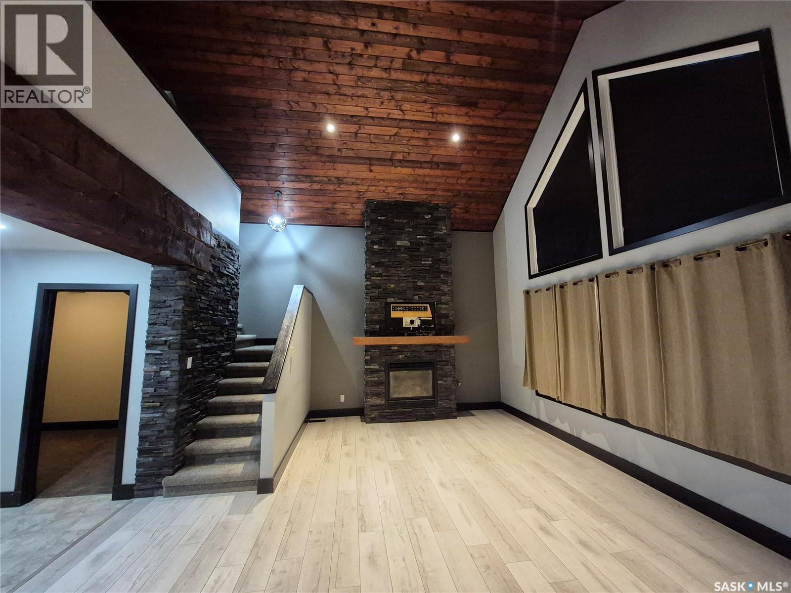 826 Chaplin STREET E - 11