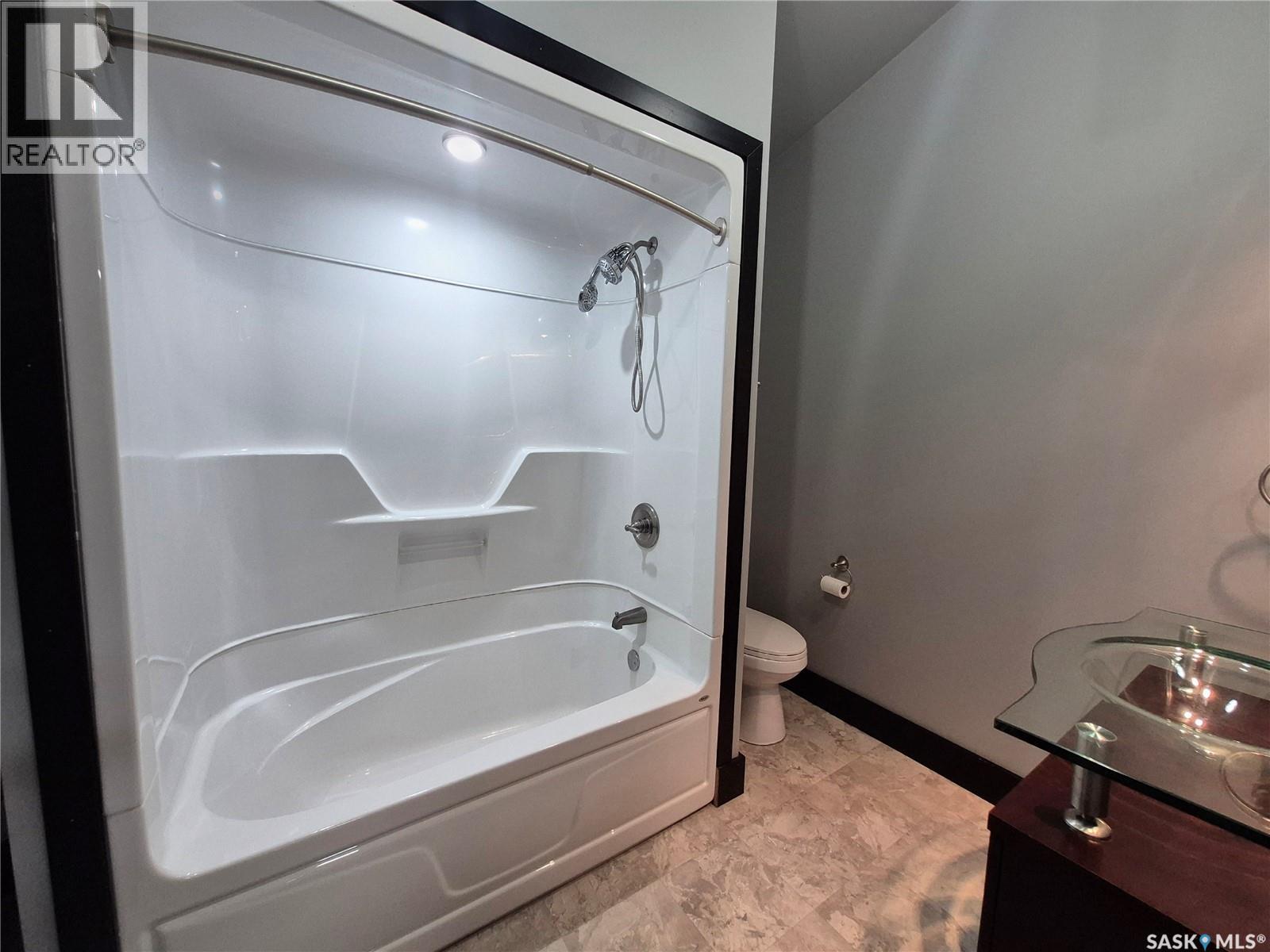 826 Chaplin STREET E - 15