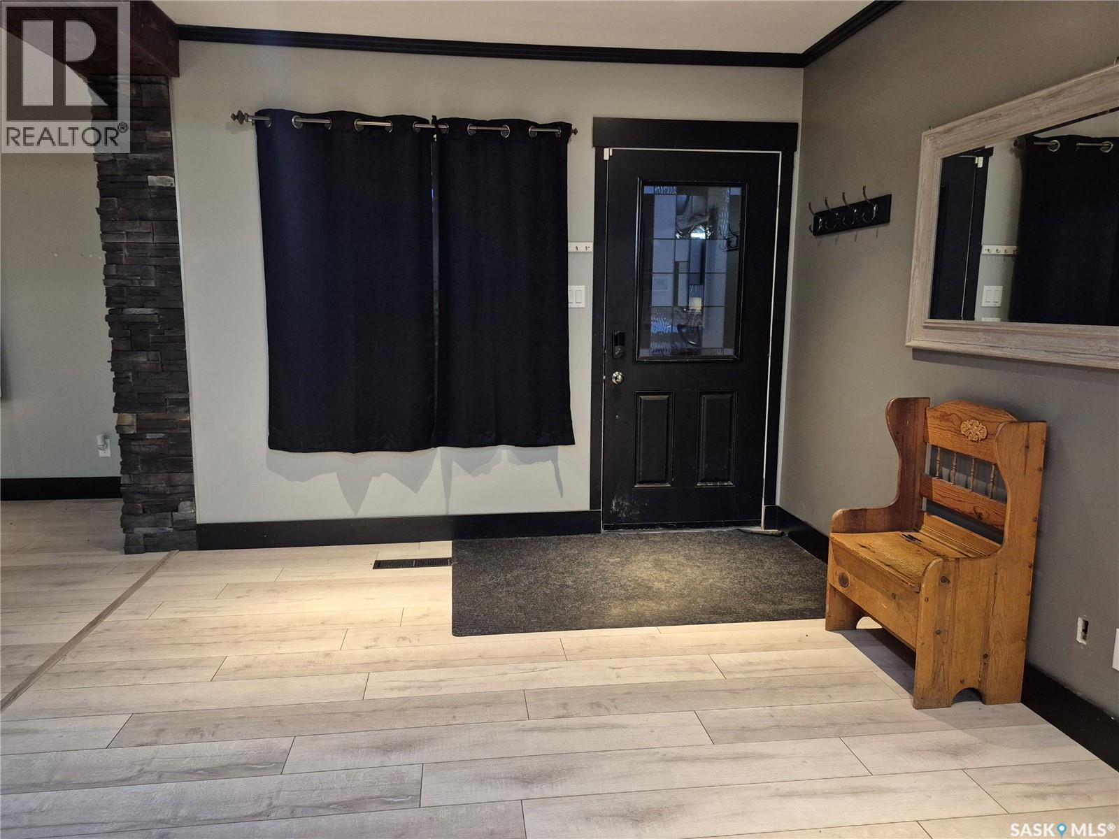 826 Chaplin STREET E - 2
