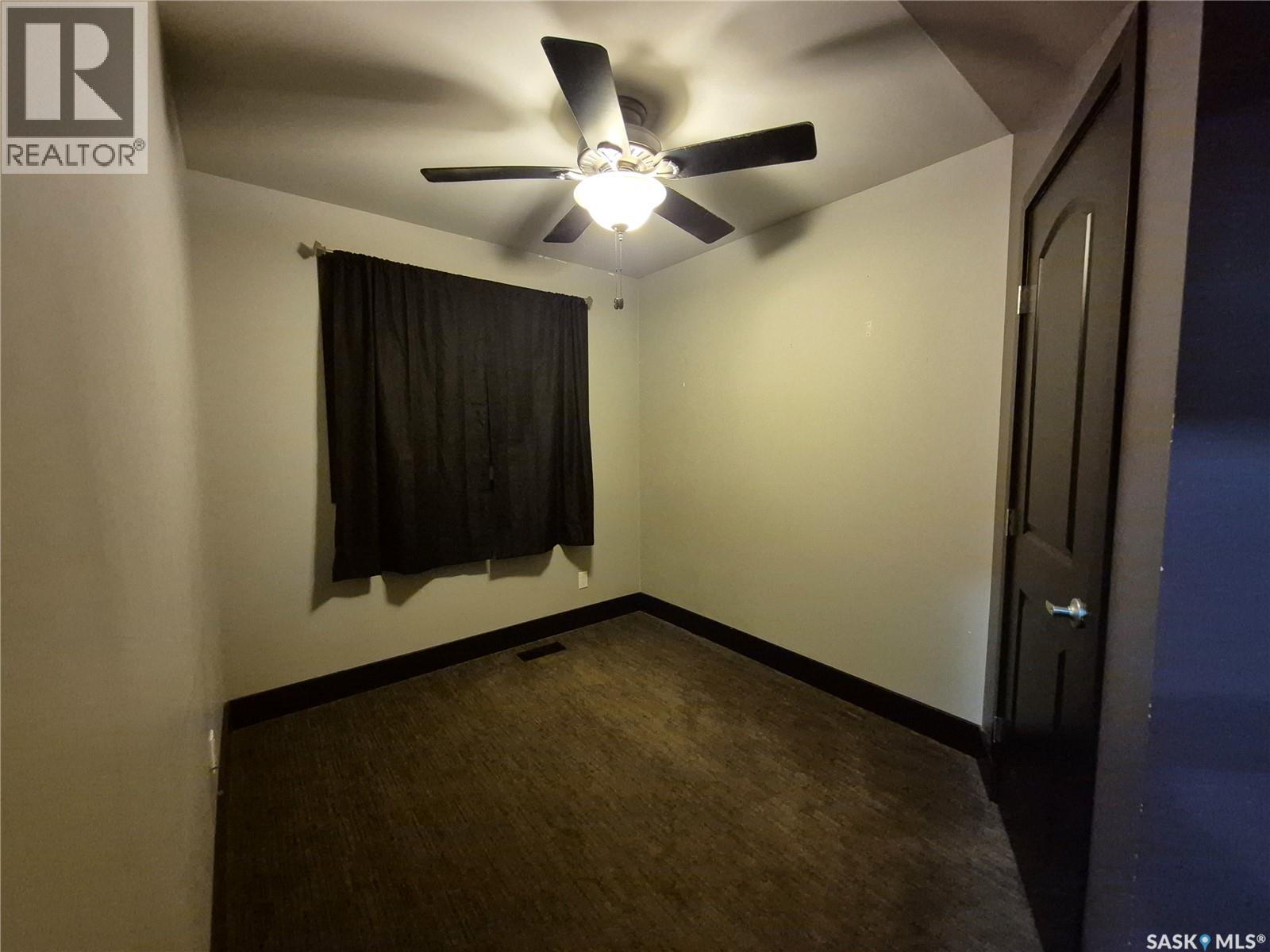 826 Chaplin STREET E - 14