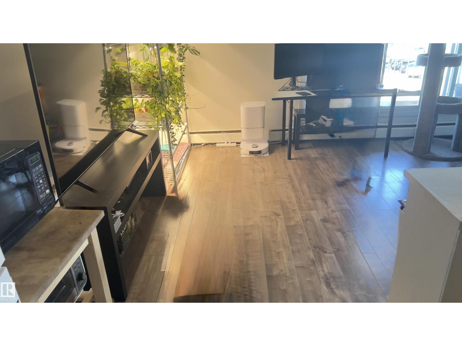 #311 8604 GATEWAY BV NW - 6