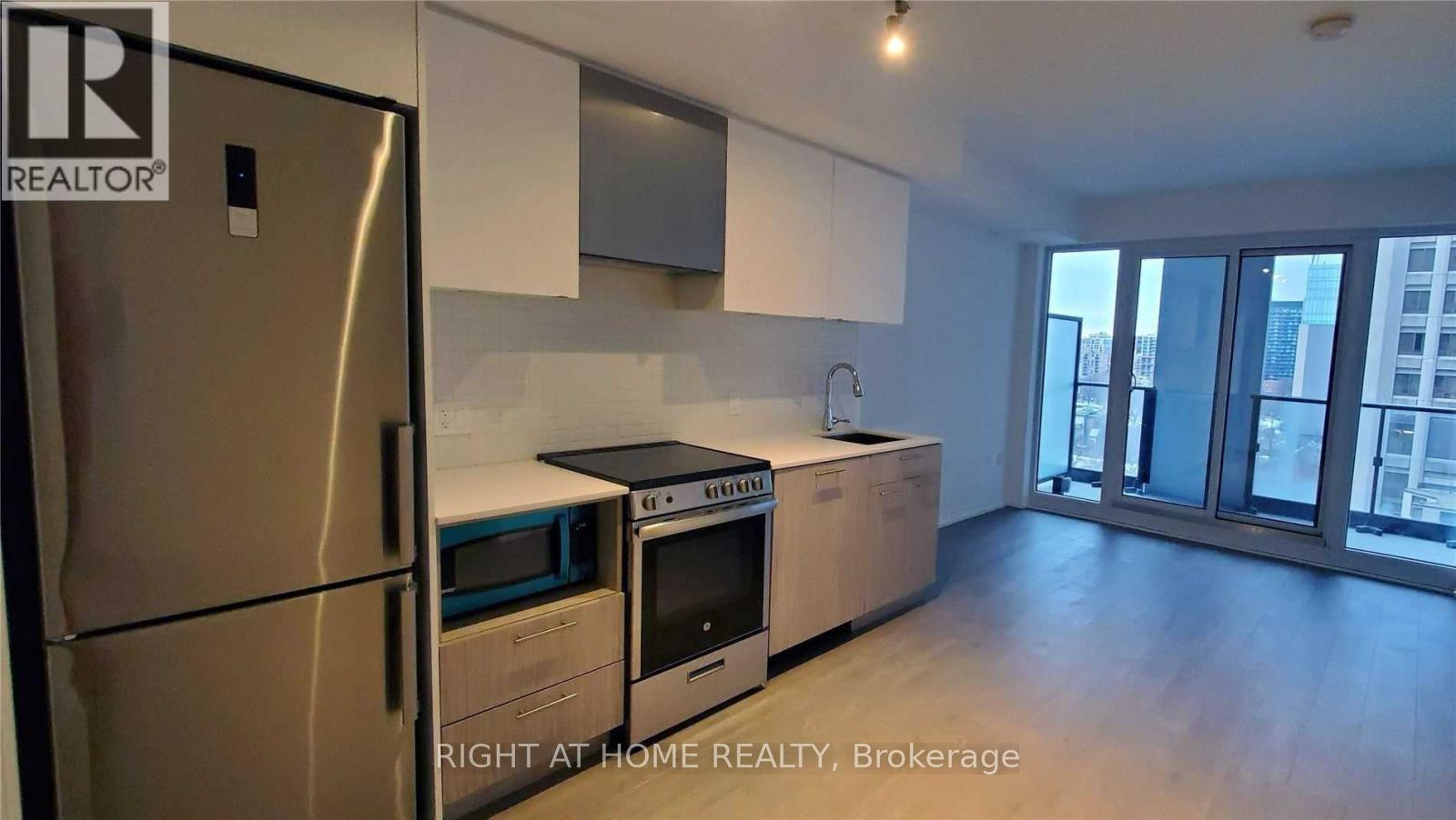 #818 251 JARVIS STREET - 2